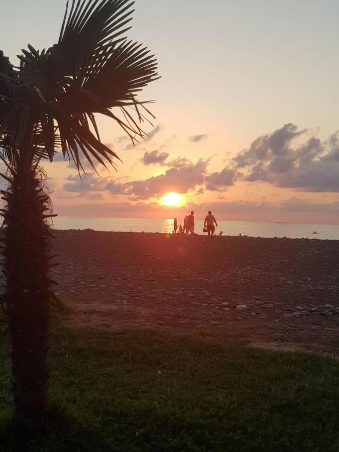 Sea View Studio Batumi Luaran gambar